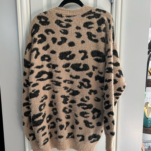 NWT Leopard Print Button Down Cardigan - Picture 7 of 8